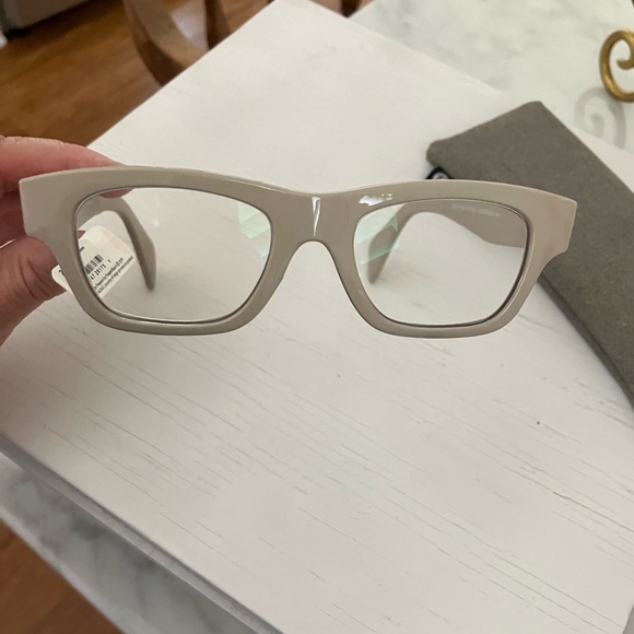 Peepers Reading Glasses - Picture 2 of 4
